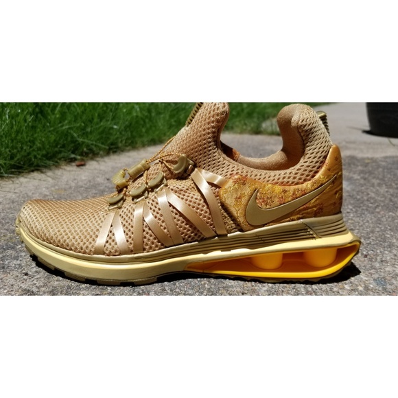 WMNS Nike Shox Gravity Metallic Gold - Picture 5 of 6